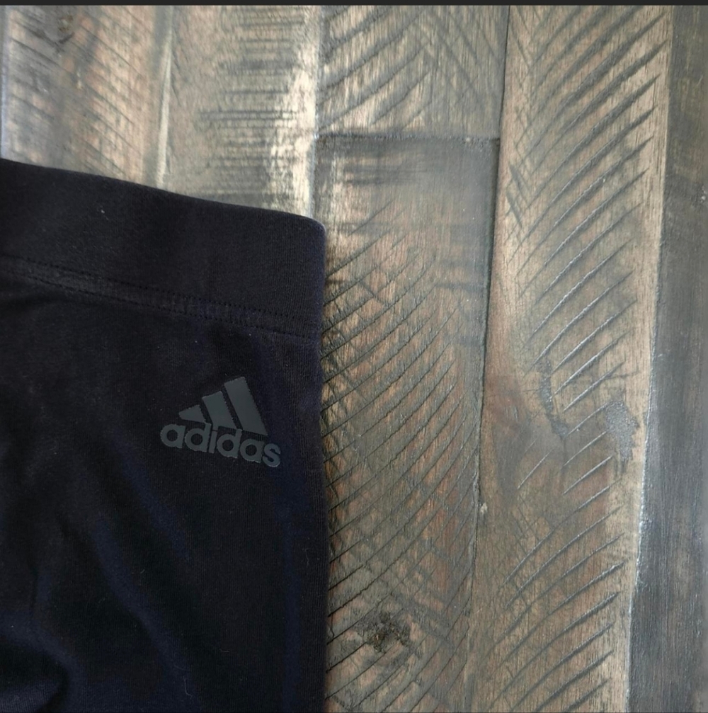 Women Adidas black leggings Size XSmall, with red-orange logo - Picture 5 of 8